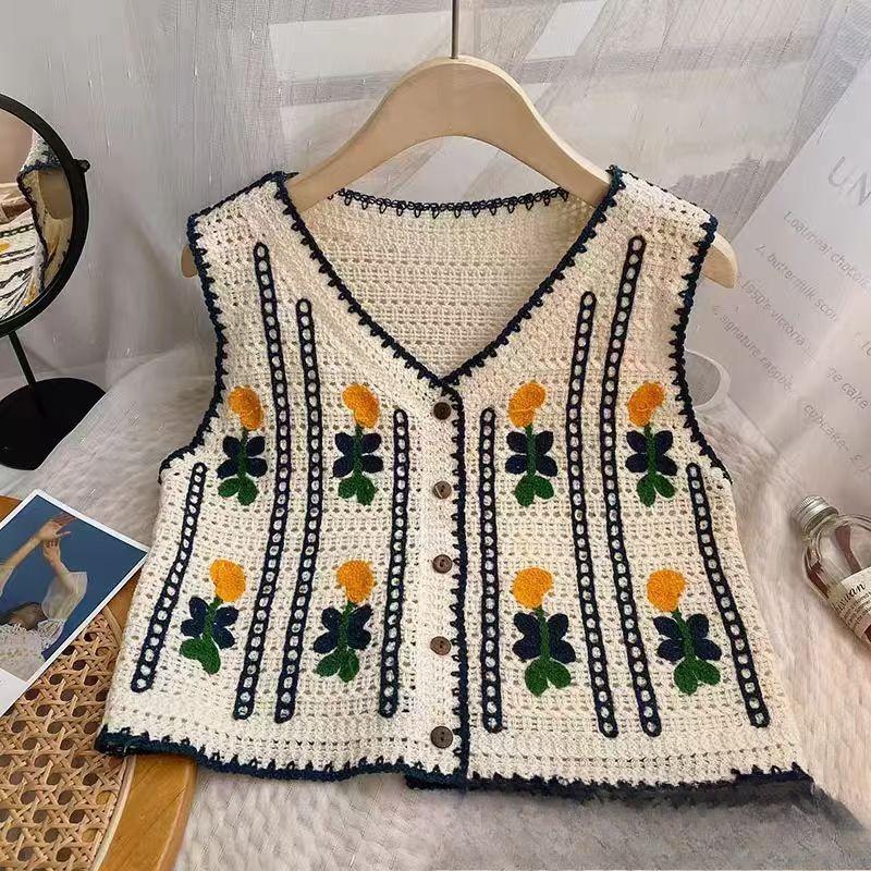 Summer Crochet Hollow Out V-neck Loose Lace Tank Tops Women Fashion Thin Chic Sleeveless Women Camis Tops Elegant Base Slim Vintage Tank Vest 26571