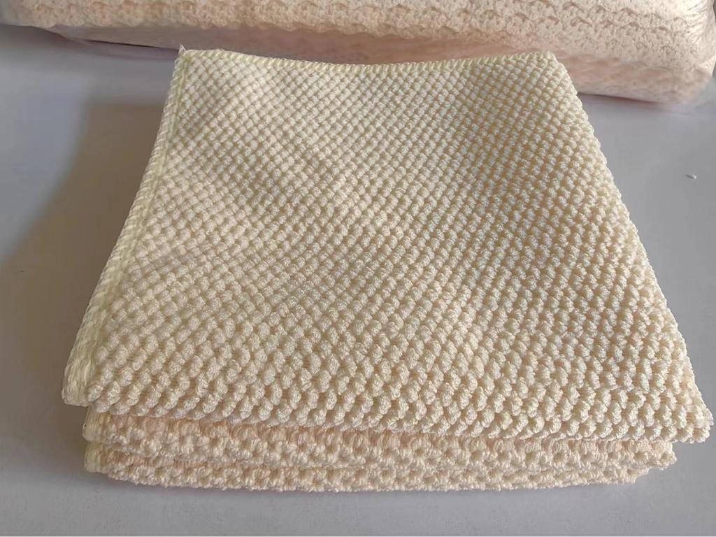 Corn Fiber Microfiber Scouring Pad and Cleaning Cloth - Absorbent Kitchen Dishcloth for Decontaminating and Washing.
