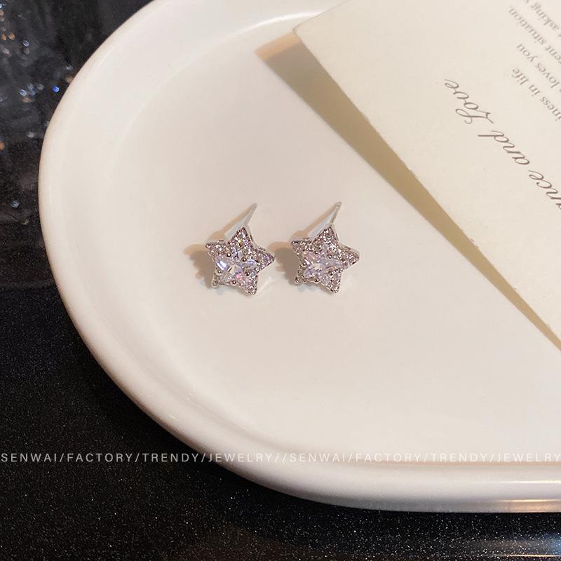 Korean sweet five-pointed star stud earrings women's light luxury niche design high-end earrings exquisite fashion temperament ear jewelry