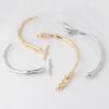 Bracciale in Oro 18K e Oro Bianco con Perle, Design a Ramo Irregolare e Tubo Piegato