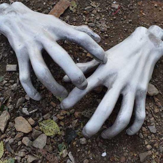 Yousheng 2Pcs Artificial Creepy Plastic Hands Bar Haunted House Decoration Halloween Prop