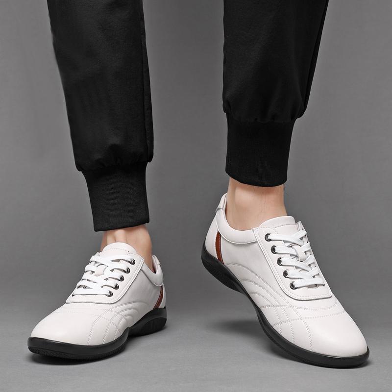 Andningsbara sneakers för män Sommar Nya Casual Läderskor Män Lättviktiga Skateboardskor för Män Klassiska Snörskor för Män