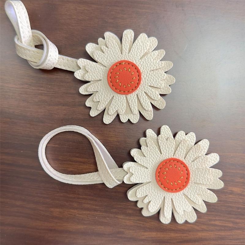 Handmade Daisy Keychain for Bags And Keys Crafted from PU Leather With Sturdy Designs