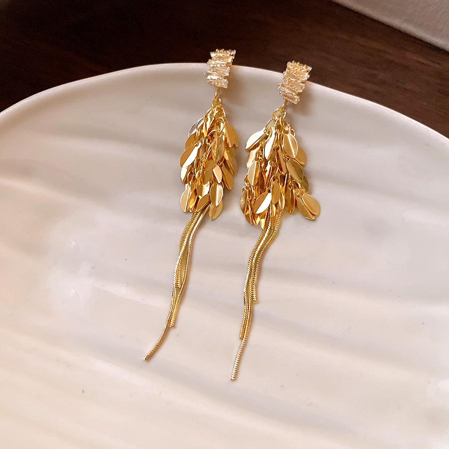 Super flash zircon wheat ear fringed earrings French elegant stud earrings light luxury temperament earrings women