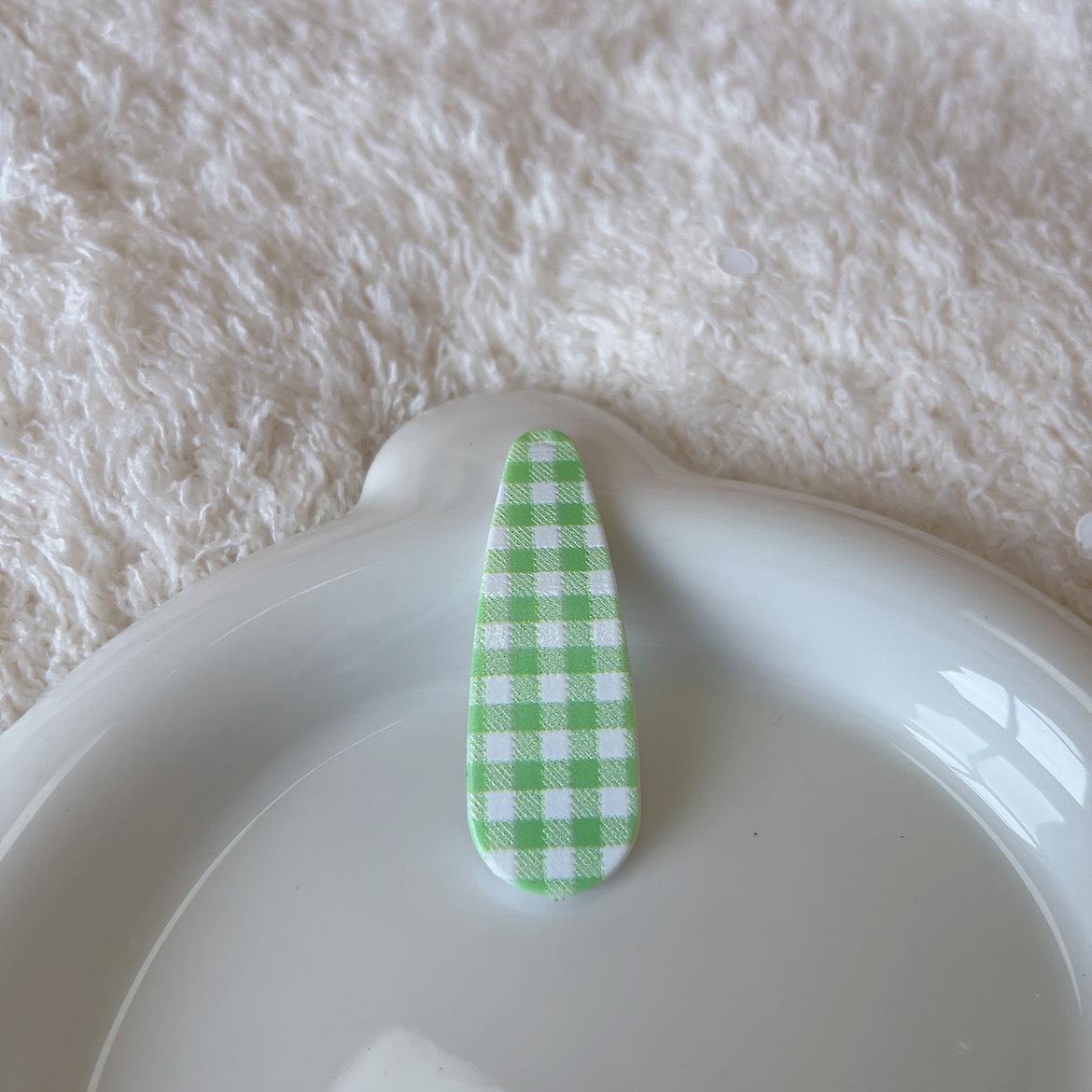 

2025 Cute BB Colorful Gingham Hair Clip for Soft Bangs - Korean Ins Style for Girls Frizzy Hair