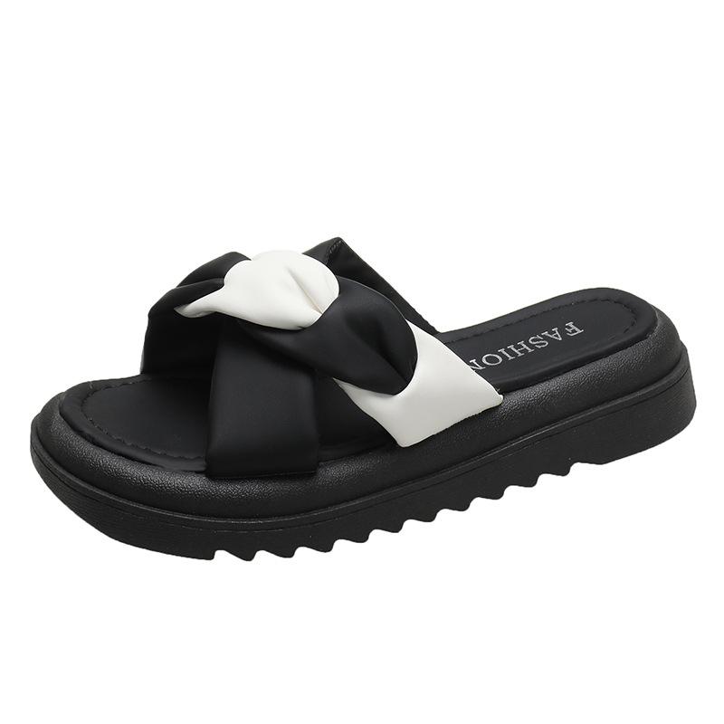 Thick-soled slippers women ins trendy summer outer wear fashion 2025 new inner height increase muffin slope heel Internet celebrity slim sandals