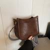 Large Capacity Fashion Wide Shoulder Strap Messenger Bag Women's Winter New Retro Casual Shoulder Bag Trendy Women's Bags