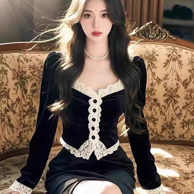 Elegant French Style Black Velvet Long-Sleeved Women's Top (Autumn/Winter 2025)