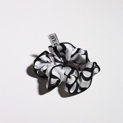 RE RHEE RERHEE SILK SCRUNCHIE