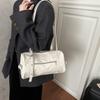 Large capacity pillow bag retro oily leather bag women's versatile simple shoulder bag Boston commuter handbag