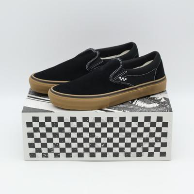 VN000EG5B9K Skate Slip-On "Negro/Goma" (de los hombres)