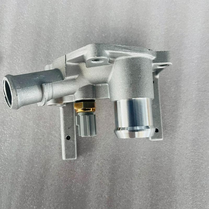7M5G-8K556-AC Aluminum Engine Coolant Thermostat Housing For Ford Focus 2012- 1.6L Fiesta 1.6L 2011- C6051517Z 1531004