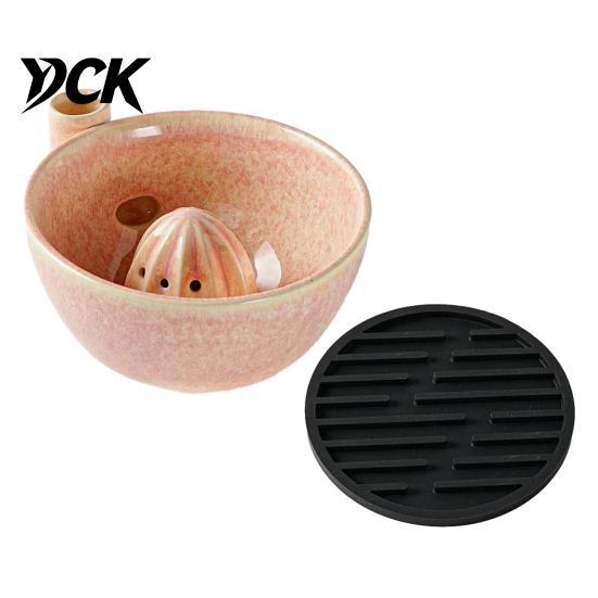 Keukengadget voor het Schoonmaken van Fruit Bessen Swirl Afgietbakje met Siliconen Pad, Keramisch Retro Oven Handmatige Citroenpers Tool Gebakken Zeef, Compact