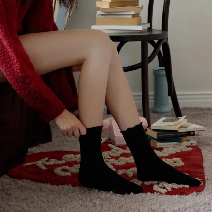 Benjamin Ruffle Frill Rib Socks 3 Colors
