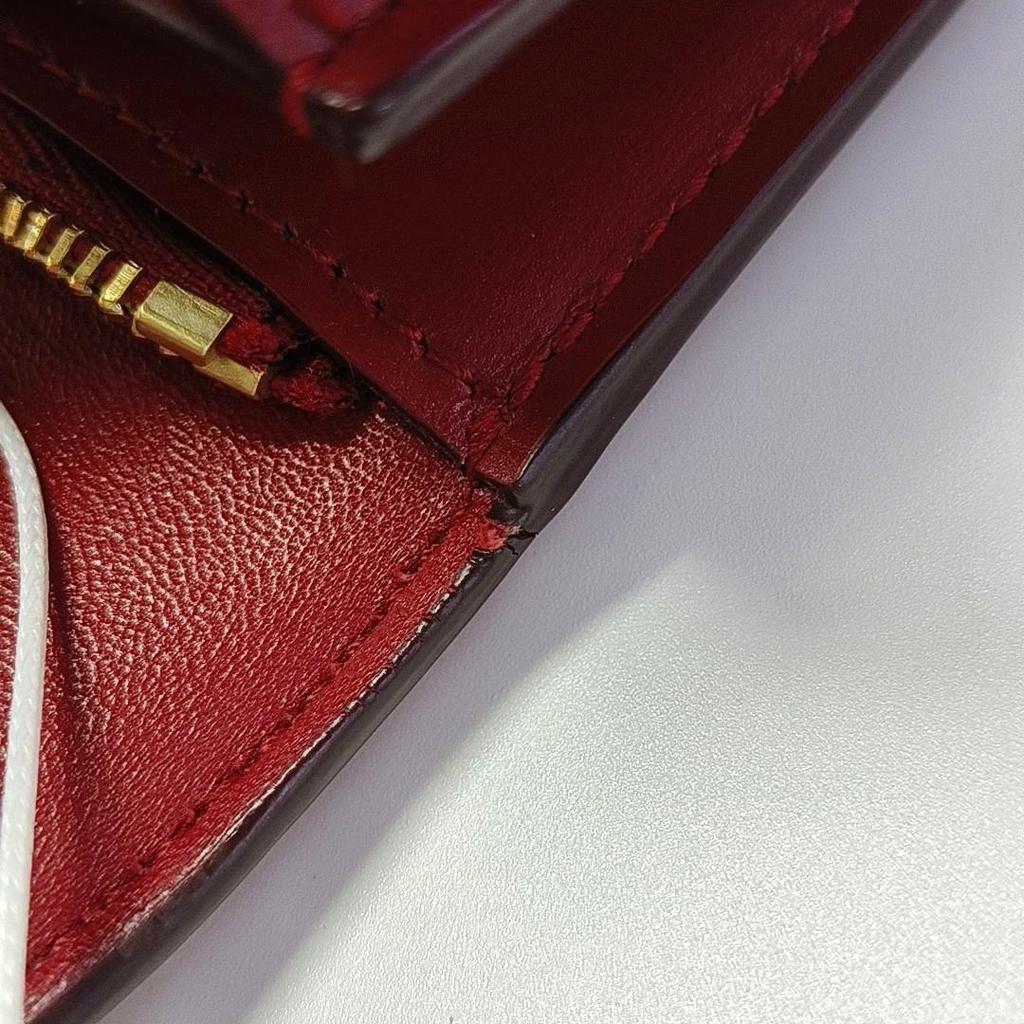 [Pre-Owned] Classic Box Solid Color Commuter Gold Buckle Polished Cowhide Handbag Tofu Bag Square Bag Shoulder Bag Crossbody Bag - Very Good #1IGPV77