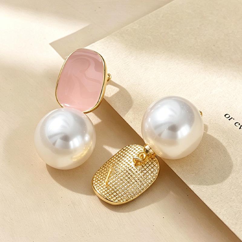 Gold-Plated Silver Needle Freshwater Pearl Flower Earrings - Elegant French Light Luxury for Women