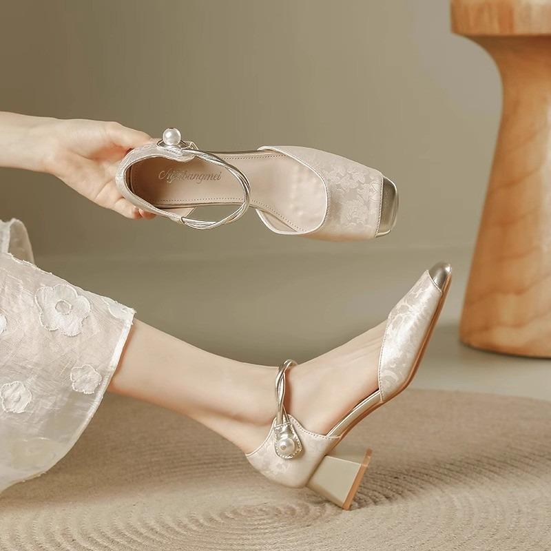 Square Head Mary Jane Shoes Are Huge and Good-looking Thick Heel High Heel Bag Head Sandals Women's Hollow Sandals Summer