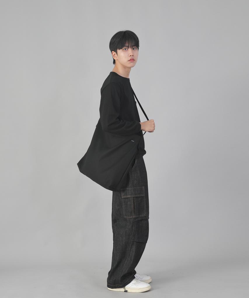 Saintcrew Minimal Oversized Crossbody Bag Mbc-121 Black