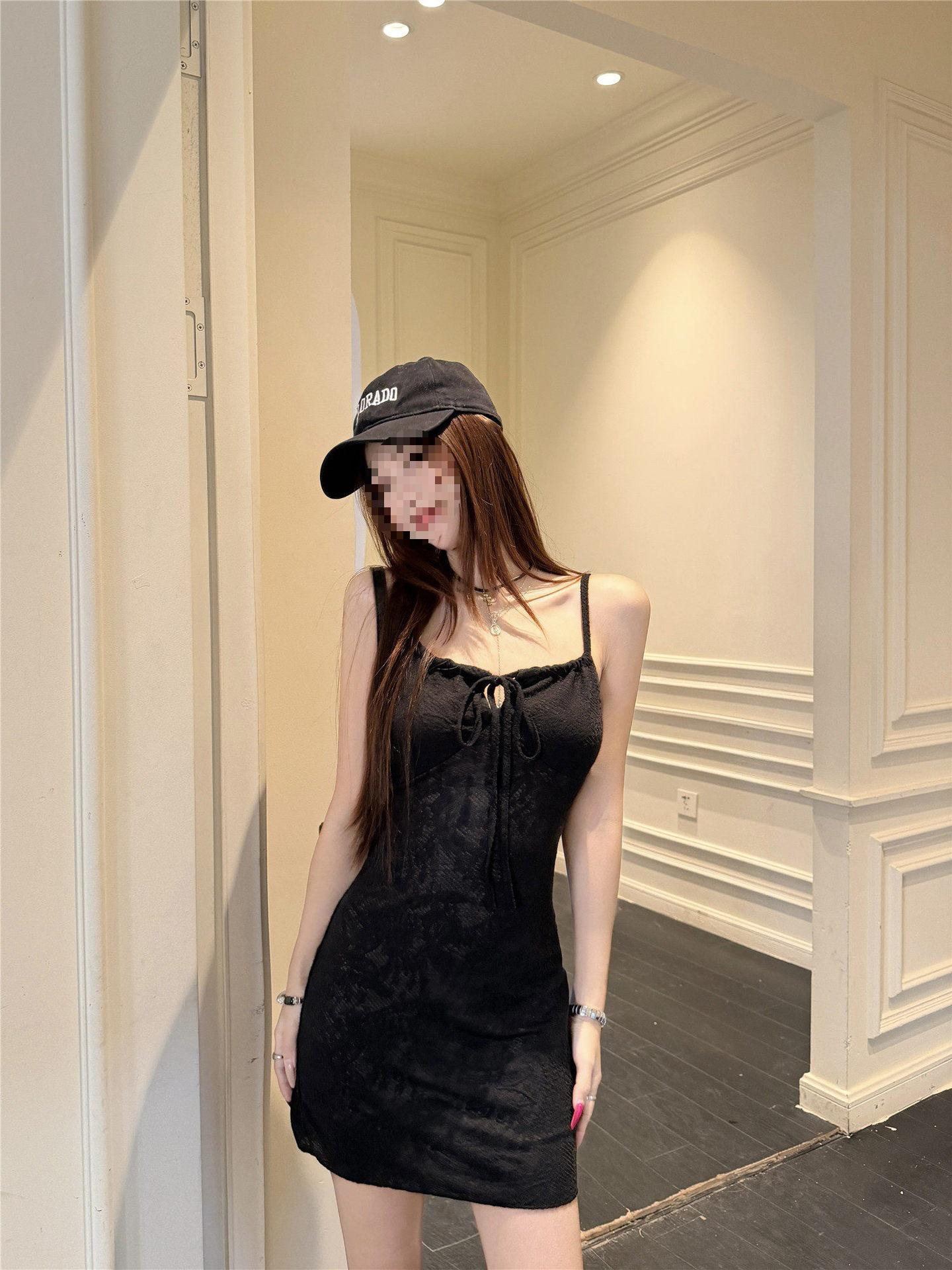 French Elegant A-Line Spaghetti Strap Dress: Women s Waist-Cinching, Slimming, Textured Short Skirt Extra Large
