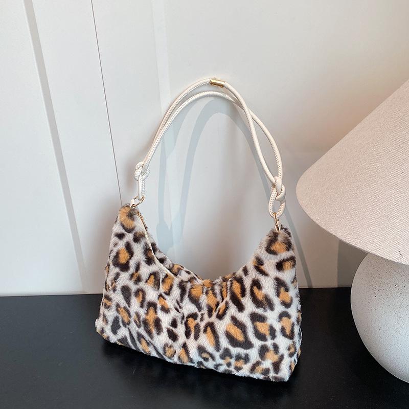 

Winter Retro Leopard Plush Shoulder Bags for Women Versatile Ladies Furry Underarm Bag Casual Simple Female Hobos Tote Handbags бежевый