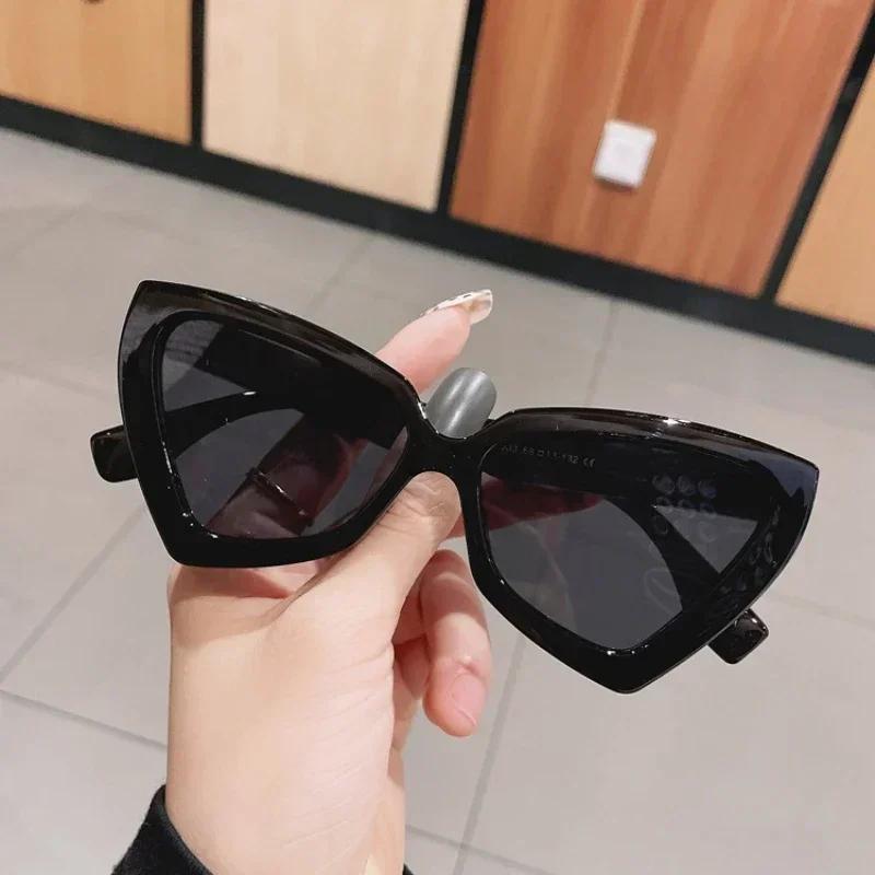 Trendy Cat Eye Sunglasses for Women Men UV400 Protection Luxury Designer Brand Solid Color Travel Sun Shades