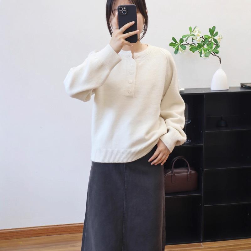 Autumn and winter new solid color loose high-end knitted sweater top lazy wind soft waxy sweater pullover woman
