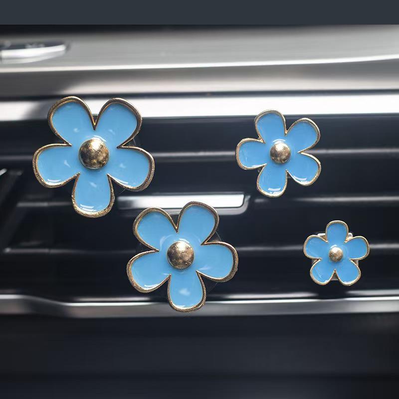 Little Daisy Alloy Car Air Vent Perfume Clip - Five-Petal Flower Ornament