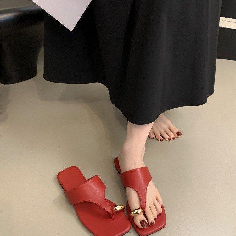 Korean version of fashion soft bottom soft surface flat bottom flip-flops slippers women's summer wear silver sandals women's shoes Roman shoes