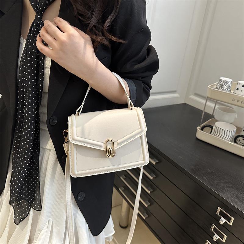 Korean Version of Handbag Women's 2025 New Solid Color Texture Handbag, Foreign Style Commuting Simple Messenger Small Square Bag