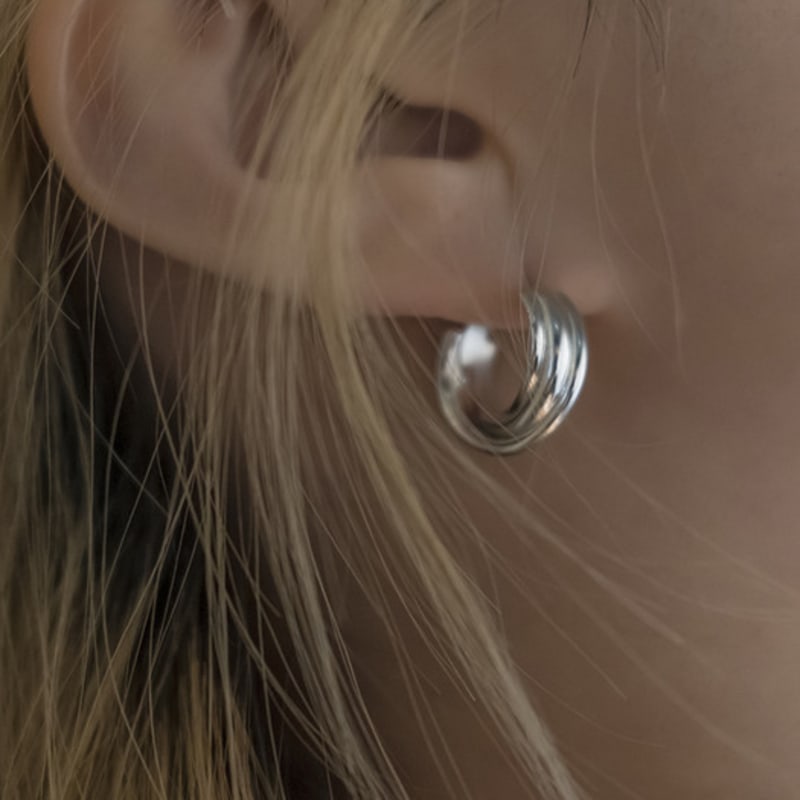 ANOTHER CELL CURTAIN EARRING