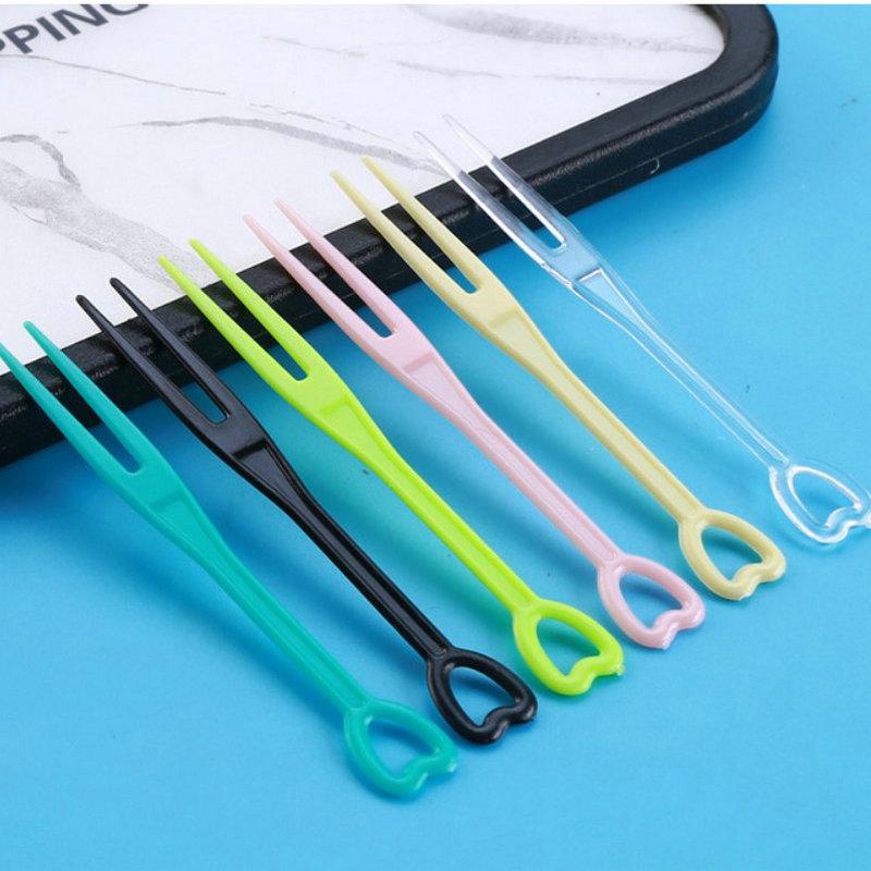 Clear Plastic Fruit & Veggie Box with Lid - Disposable and Thickened for Fresh Storage