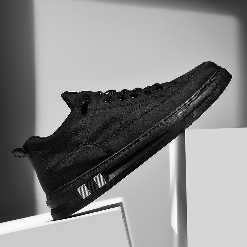 

Весна и осень 2024 г. Мужские новые сверхлегкие универсальные повседневные кроссовки для сноубординга с мягкой подошвой в студенческом стиле. Спортивные кроссовки для бега 39