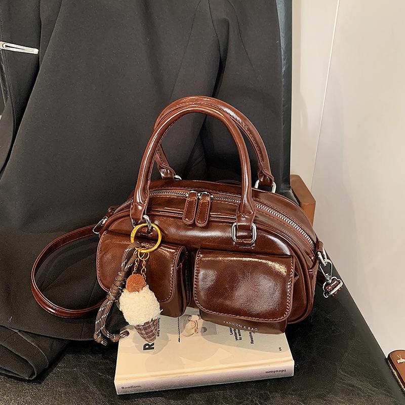Small Bag Women's Autumn and Winter Retro New Niche Versatile Messenger Bag Premium Pillow Bag