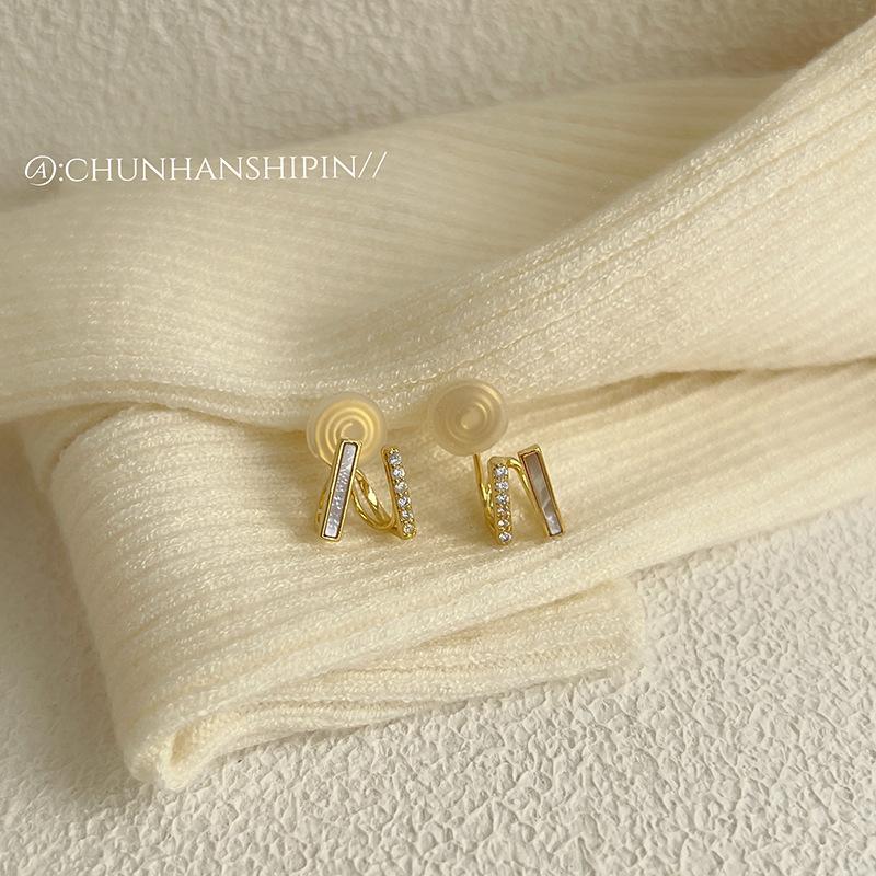 Double-layer Zircon Shell Earclips Without Ear Piercings, High-end Niche Design, Mosquito Coil Disc Earrings, Versatile and Exquisite Earrings.