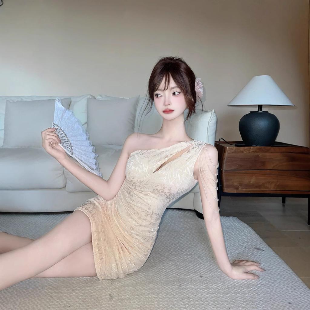 Night Shop Sexy Off-the-shoulder Evening Dress, Hip Wrap, Small Black Dress Inside, Waist and Thin, Single Shoulder Pure Desire Suspender Dress