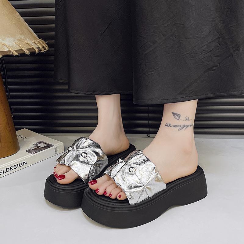 Klapki damskie letnie 2025 nowa moda sandały na grubej podeszwie typu muffin super hit celebrytka internetowa plażowe składane