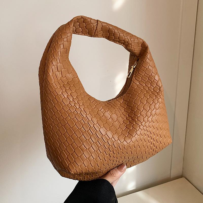 

Высококачественная и модная маленькая сумка для подмышек для женщин, женские сумки для новых ниш, повседневные тканые сумки для пельменей, универсальные небольшие сумки для переноски