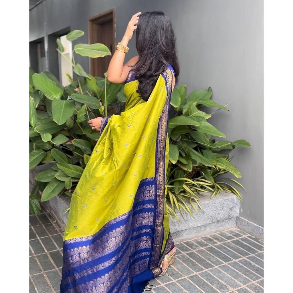Beautiful Rich Pallu & Jacquard Work On All Over the Saree