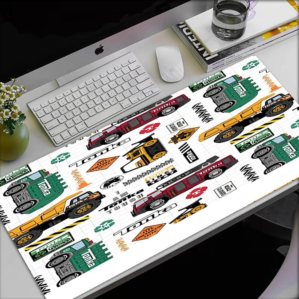 Tappetino Mouse Tema Camion, Base in Gomma Antiscivolo, Multifunzionale per Ufficio e Casa, Perfetto per la Personalizzazione dello Spazio di Lavoro.