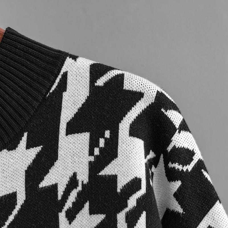 Autumn/Winter 2023 Women's Houndstooth Knit Pullover: Plus Size, Loose Fit, Round Neck Sweater.