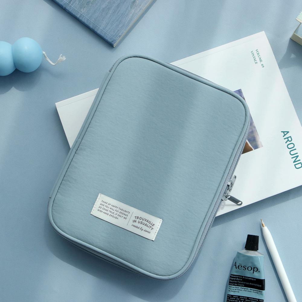 Iconic Opening E-Book Reader Cable Pouch 4 Colors