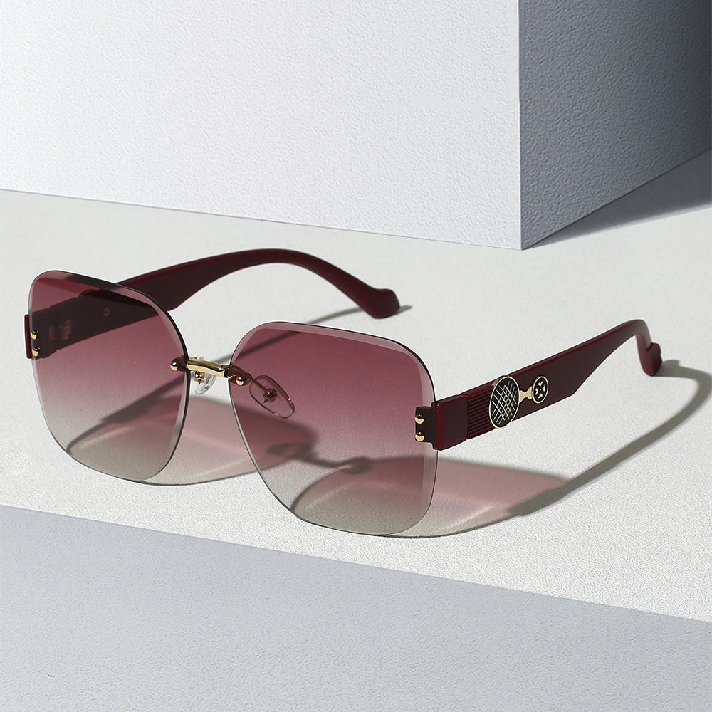 Trendy Women No Frame Sunglasses UV Protection Cut Edge Design Fashion Shades for Women Export DS-23034