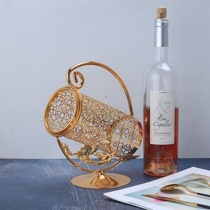Metal Wine Bottle Holder Stand Iron Art Decorative Wine Rack for Single Bottle Display Stylish Home Bar Tabletop Storage