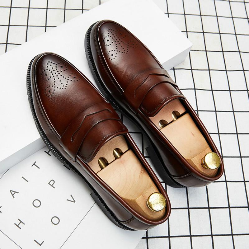 Fashion Luxury Loafers Men Casual Shoes Slip On Leather Dress Shoes Plus Size 38-46 Brogue Carving Loafer Soft Driving Shoes