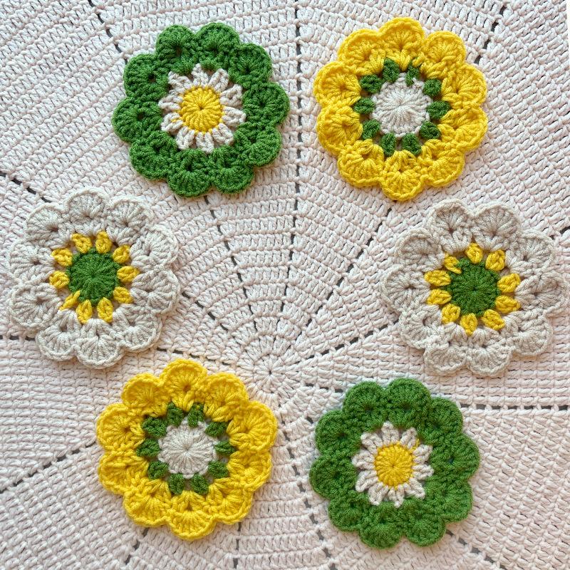 Finished product new cute wind ins small flower coaster placemat thermal insulation mat handmade wool crochet