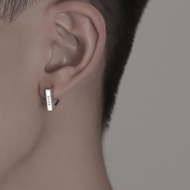 Retro-Style Men's Ear Clips with Unique Design