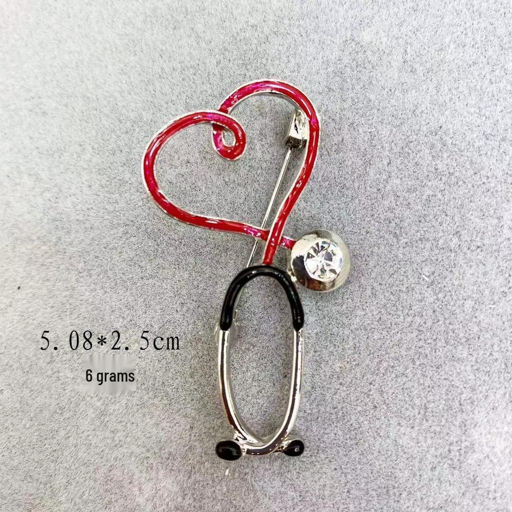 Spilla Medica per Medico e Infermiere Cartone Animato Carino di Fascia Alta: Spilla/Distintivo Decorativo per Foulard di Seta a Goccia d'Olio