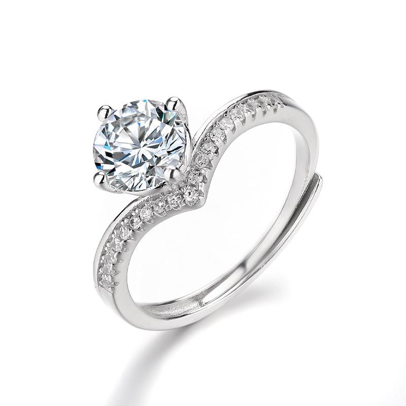 

Кольцо Корона принцессы из стерлингового серебра 925 пробы, женское кольцо с бриллиантом V-образной формы в стиле легкая роскошь , персонализированное платиновое кольцо с четырьмя крапанами, один карат opening adjustable