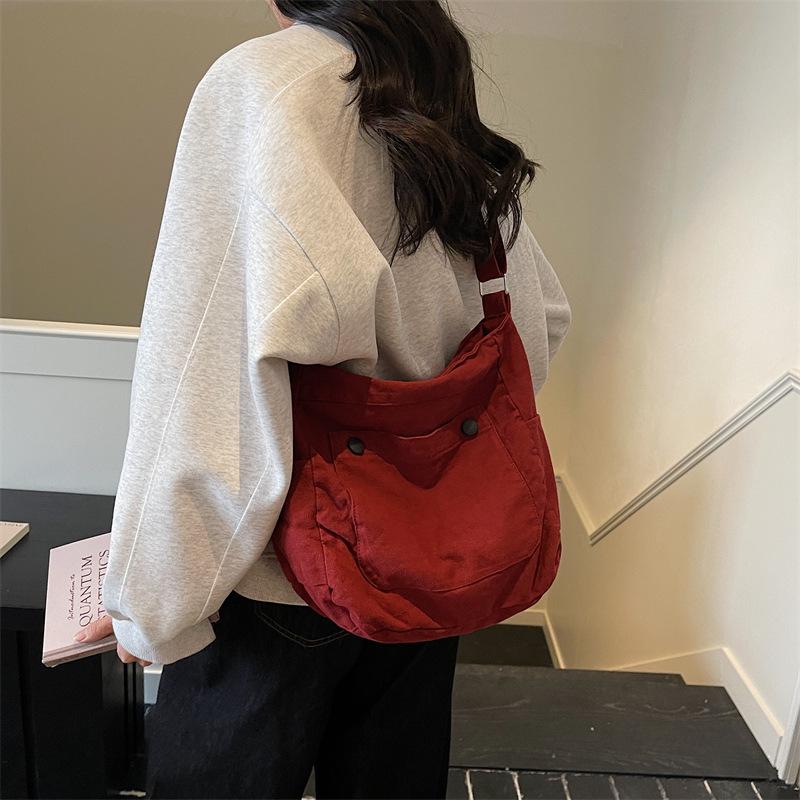 Japanese Retro Canvas Bag: Unisex Large Capacity Crossbody Messenger for Students