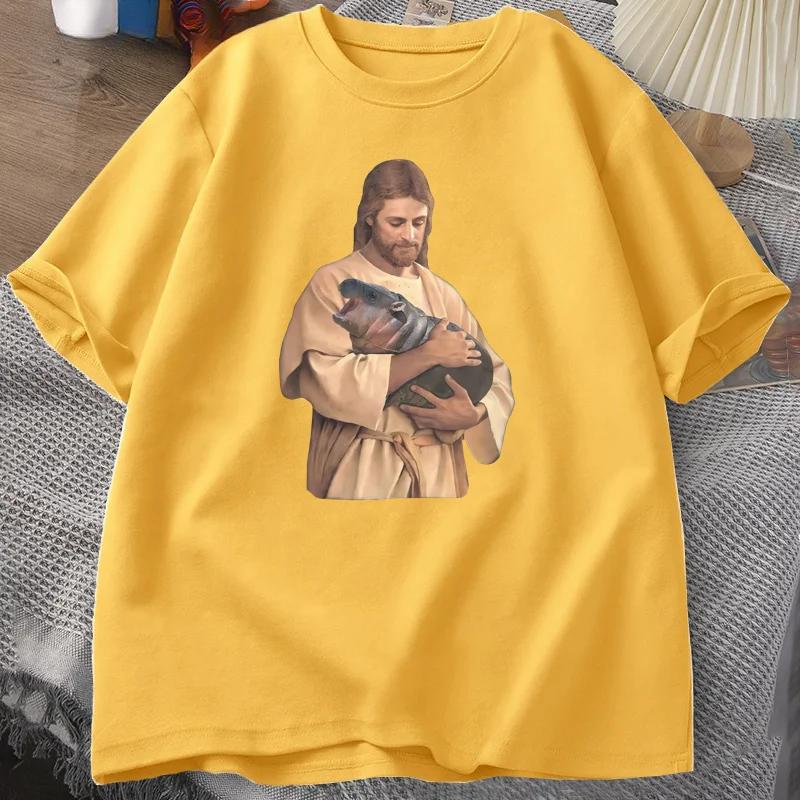 

Funny Meme Jesus Holding Moo Deng T Shirt Women The Hippo Joke Moo Dang Lover Thailand T-shirt Short Sleeve Tees 4XL
